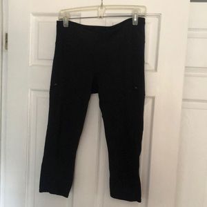 Athleta Black Medium Rise Cropped Leggings, Size L